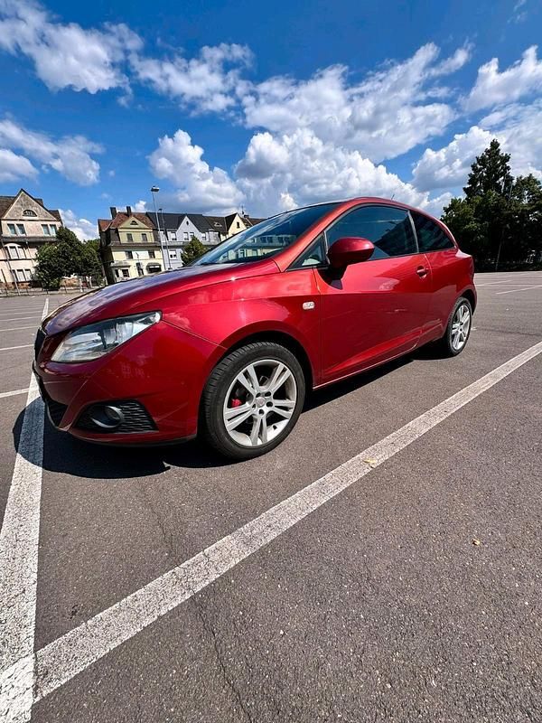 Rot Gebraucht 2009 Seat Ibiza Coupé | 3.390 € (Etwas zu teuer) - Bild 1/4