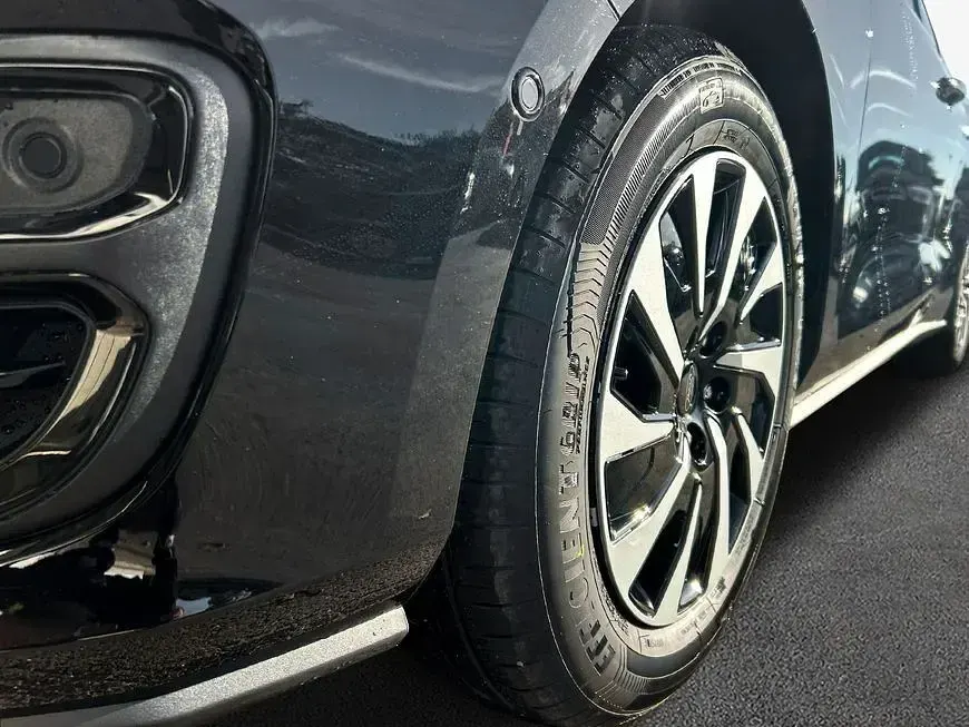 Neu Ford Focus Titanium 125 PS (91 kW) 2025 Agate black metallic Limousine