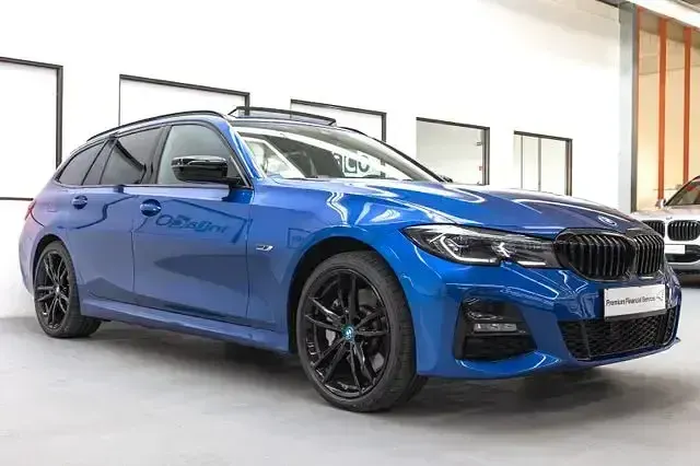 Gebraucht BMW 330e M Sport 292 PS (214 kW) 2021 Blau Kombi