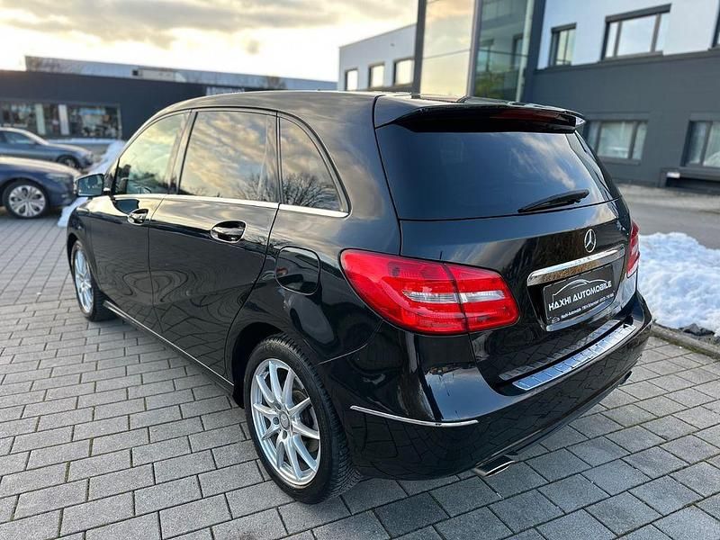 Gebraucht Mercedes B250 211 PS (155 kW) 2012 Schwarz Van / Kleinbus