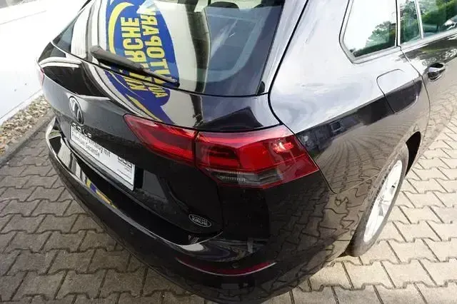 Gebraucht VW Golf VIII IQ Drive 150 PS (110 kW) 2022 Schwarz Kombi