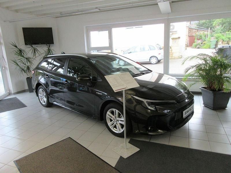 Schwarz Gebraucht 2024 Suzuki Swace Comfort+ Kombi | 25.900 € (Etwas zu teuer) - Bild 1/3