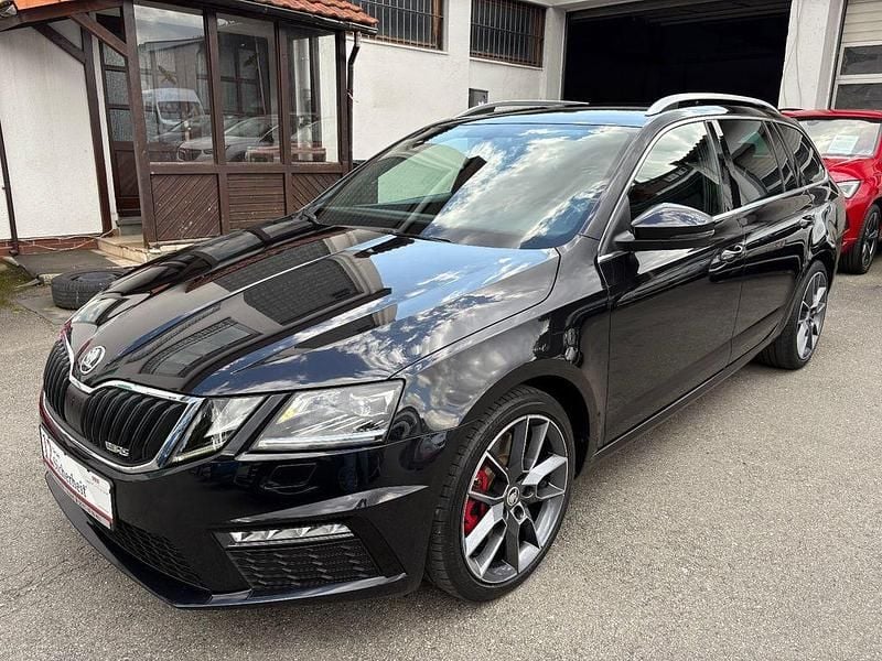Schwarz Gebraucht 2017 Skoda Octavia RS Kombi | 19.990 € (Fairer Preis) - Bild 1/4