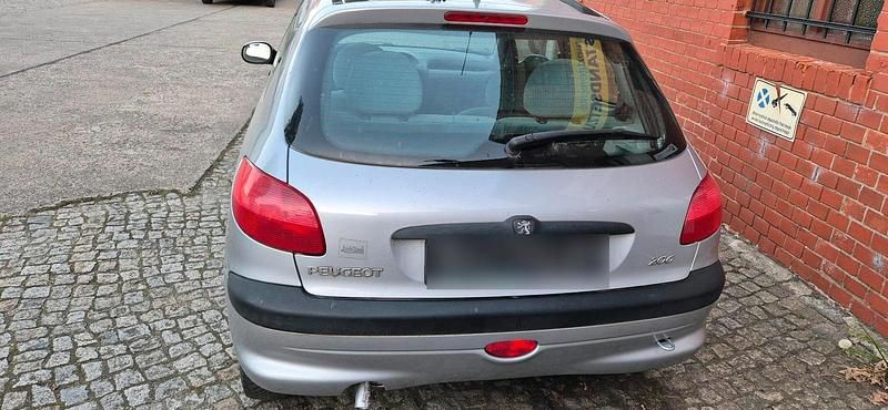 Silber Gebraucht 1999 Peugeot 206 Kleinwagen | 800 € (Guter Preis) - Bild 1/3