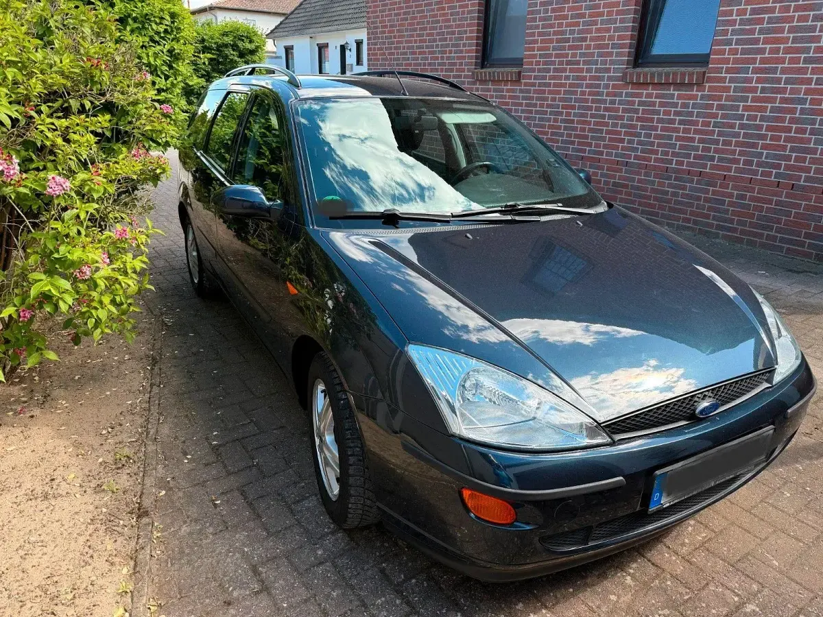 Brugt Ford Focus 101 HK (74 kW) 2000 Blå Stationcar
