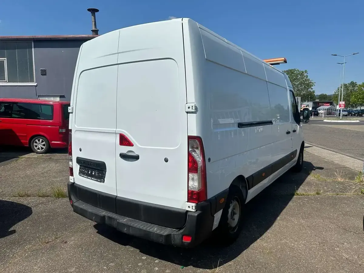 Gebraucht Renault Master 125 PS (91 kW) 2016 Gletscherweiss Van
