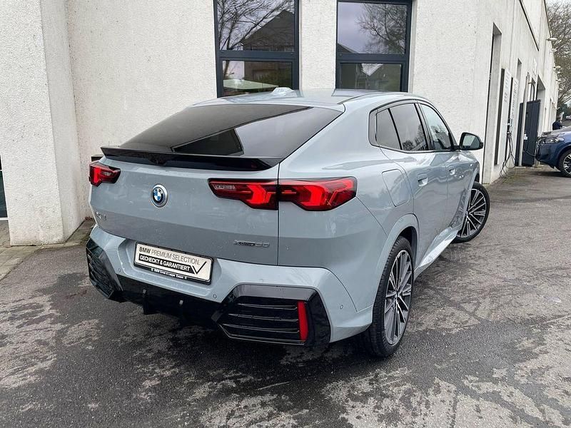 Gebraucht BMW iX2 M Sport 230 kW (313 PS) 2025 Grau SUV