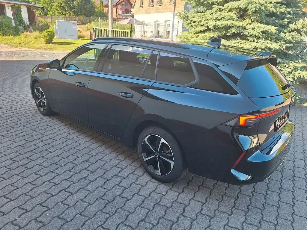 Gebraucht Opel Astra 131 PS (96 kW) 2025 Diamond black Kleinwagen