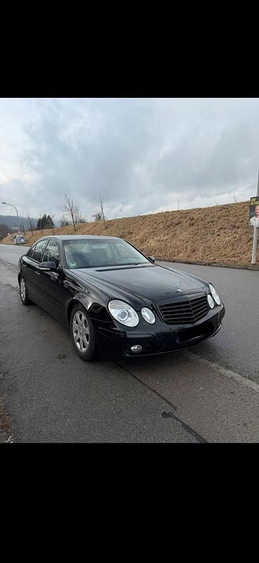 Gebraucht Mercedes E200 184 PS (135 kW) 2009 Limousine