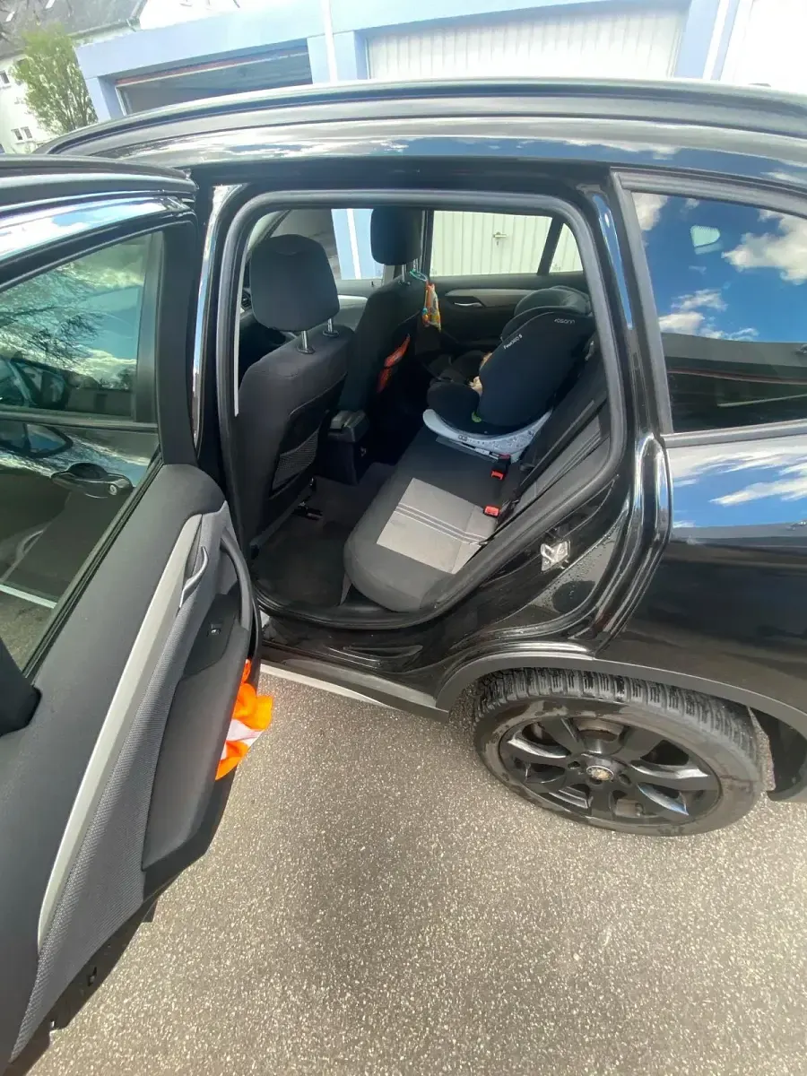 Gebraucht BMW X1 150 PS (110 kW) 2011 Schwarz SUV