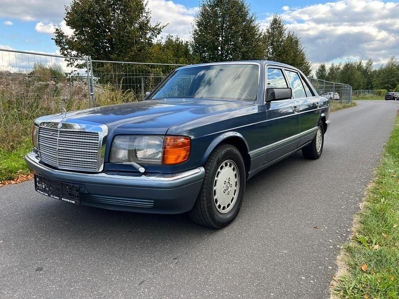 Blau Gebraucht 1991 Mercedes S560 Limousine | 19.900 € - Bild 1/4