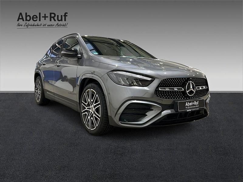 Gebraucht Mercedes GLA200 AMG 163 PS (119 kW) 2025 Grau SUV