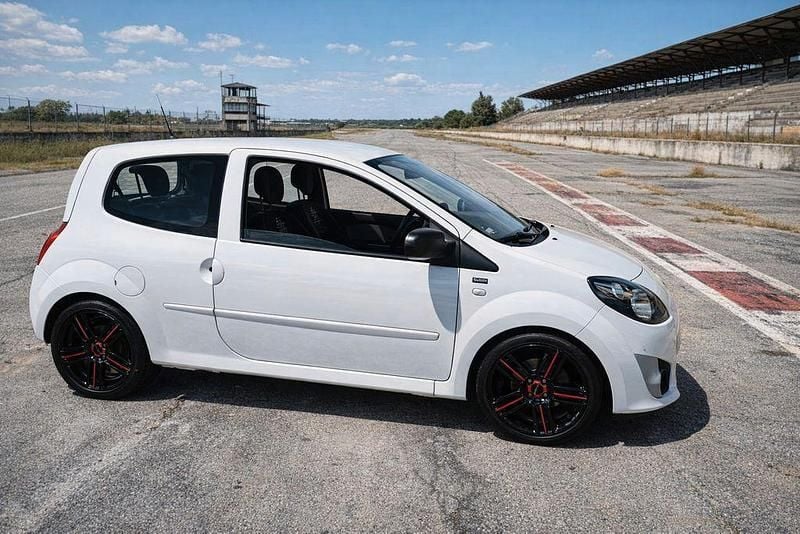 Gebraucht Renault Clio II 75 PS (55 kW) 2011 Weiß Limousine