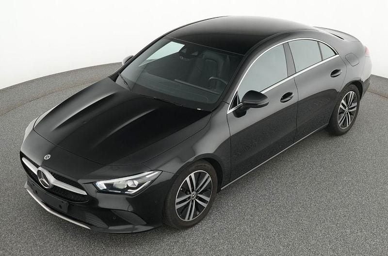 Kosmosschwarz metalliclack Gebraucht 2021 Mercedes CLA180 Limousine | 24.999 € (Guter Preis) - Bild 1/4