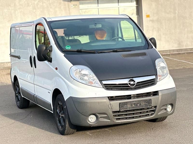 Gebraucht Opel Vivaro 114 PS (83 kW) 2013 Weiß Van / Kleinbus
