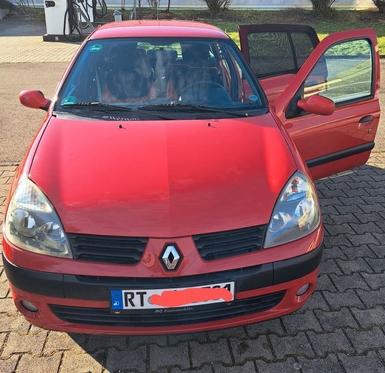 Rot Gebraucht 2004 Renault Clio II Dynamique Limousine | 1.600 € (Fairer Preis) - Bild 1/4