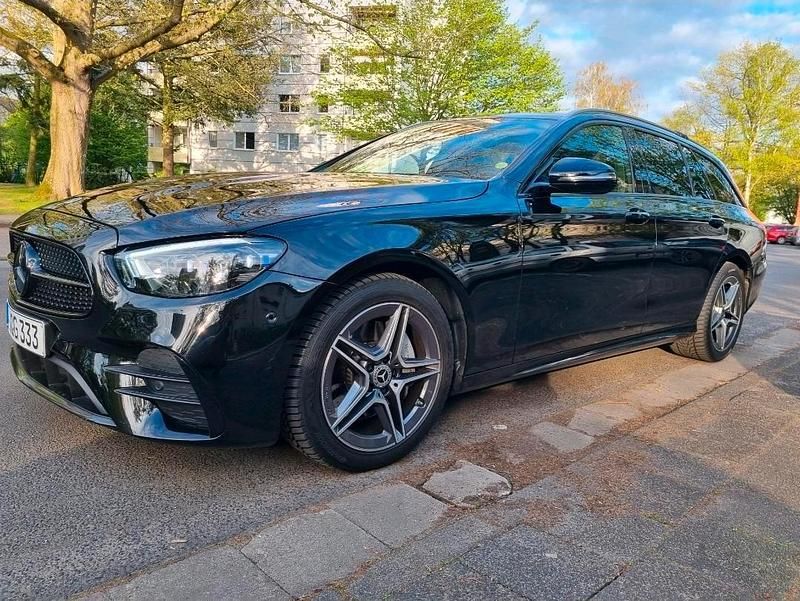 Gebraucht Mercedes E220 AMG line 194 PS (142 kW) 2023 Schwarz Kombi