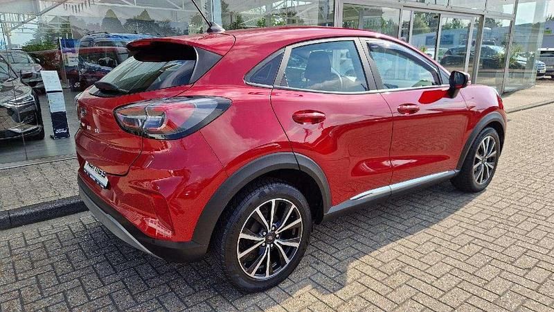 Używany Ford Puma Titanium 125 KM (91 kW) 2021 Czerwony SUV