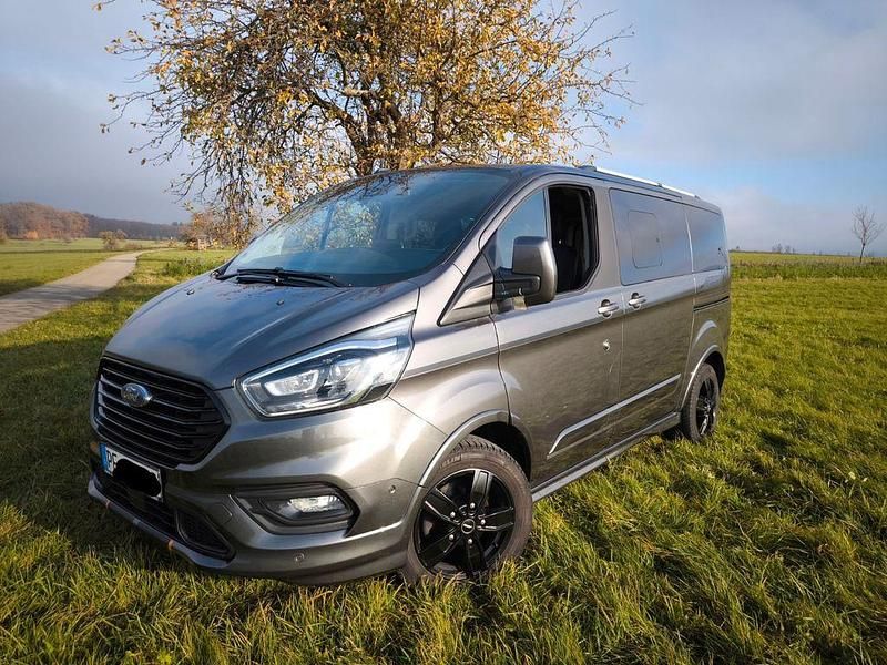 Gebraucht Ford Tourneo Titanium 185 PS (136 kW) 2021 Grau Van / Kleinbus