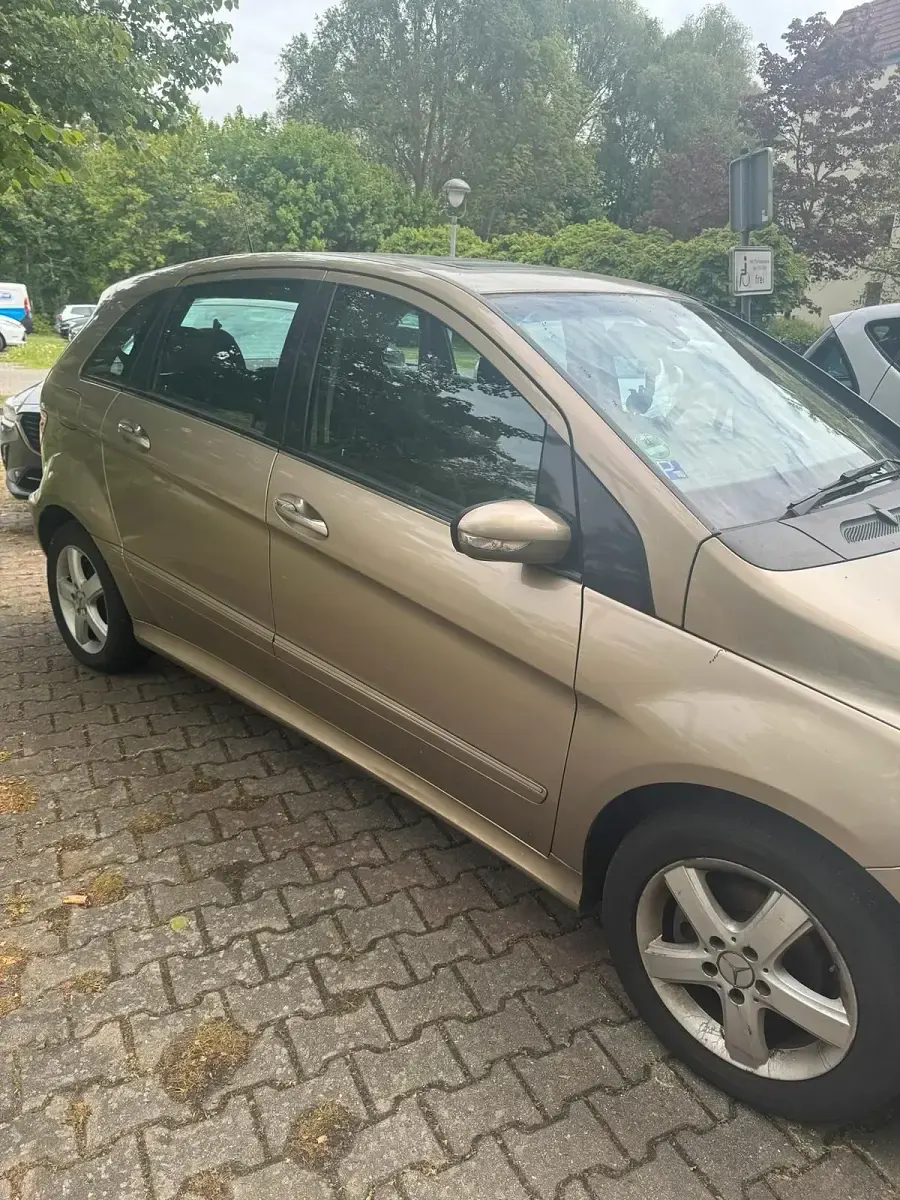 Gebraucht Mercedes B170 117 PS (86 kW) 2005 Gold Van / Kleinbus