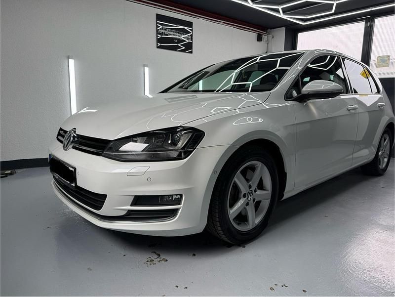 Weiß Gebraucht 2012 VW Golf VII Limousine | 13.500 € (Teuer) - Bild 1/4