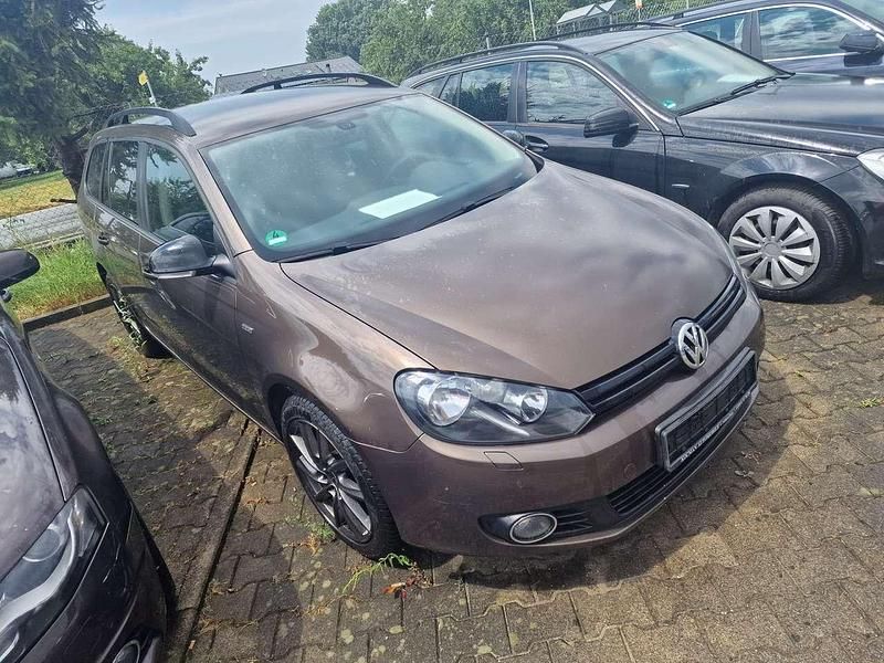 Toffeebraun metallic Gebraucht 2012 VW Golf VII Match Kombi | 4.300 € - Bild 1/4