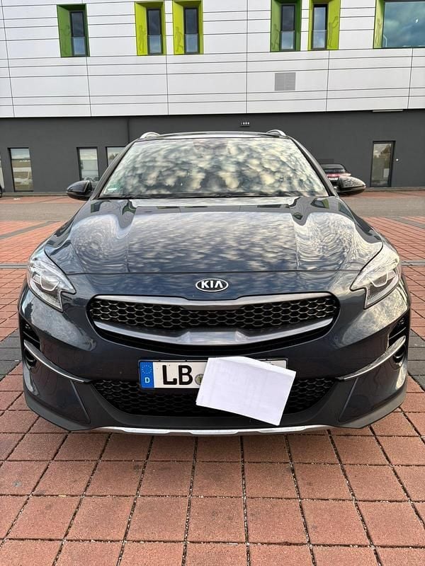 Blau Gebraucht 2021 Kia Ceed Spirit SUV | 20.000 € (Guter Preis) - Bild 1/4