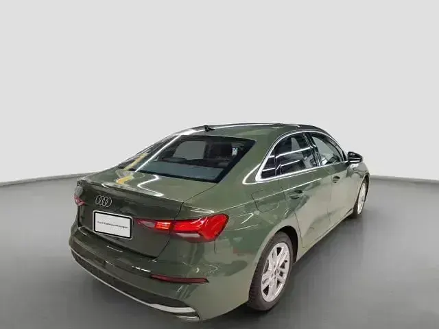 Gebraucht Audi A3 Performance 116 PS (85 kW) 2025 Grün Limousine