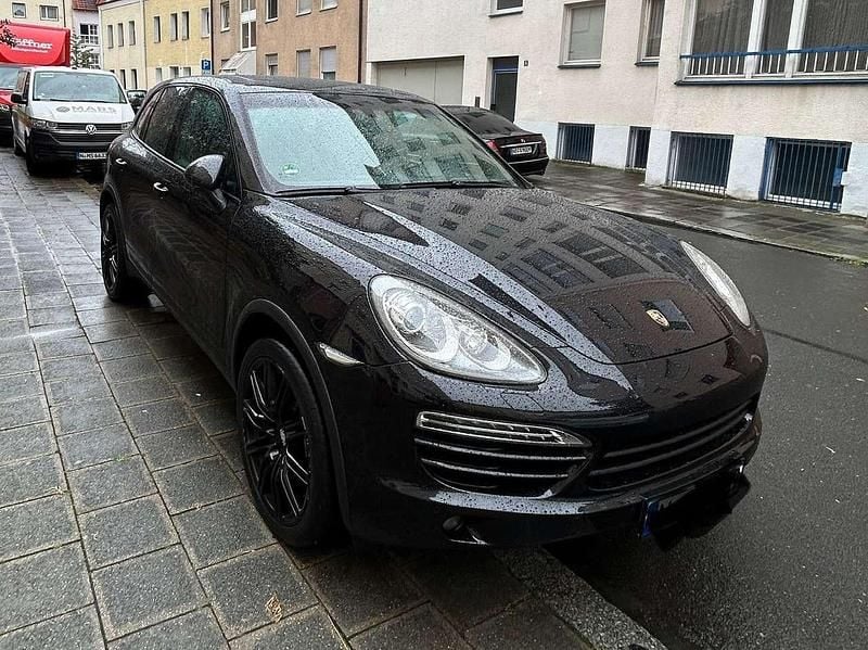 Schwarz Gebraucht 2011 Porsche Cayenne SUV | 16.500 € (Etwas zu teuer) - Bild 1/4