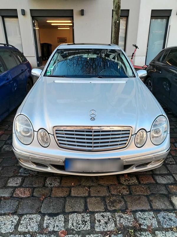 Gebraucht Mercedes E280 177 PS (130 kW) 2004 Silber Limousine