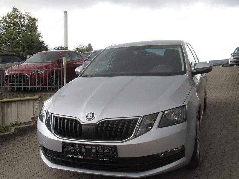 Gebraucht Skoda Octavia Ambition 116 PS (85 kW) 2018 Silber Limousine