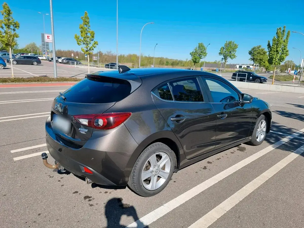 Używany Mazda 3 150 KM (110 kW) 2013 Brązowy Hatchback