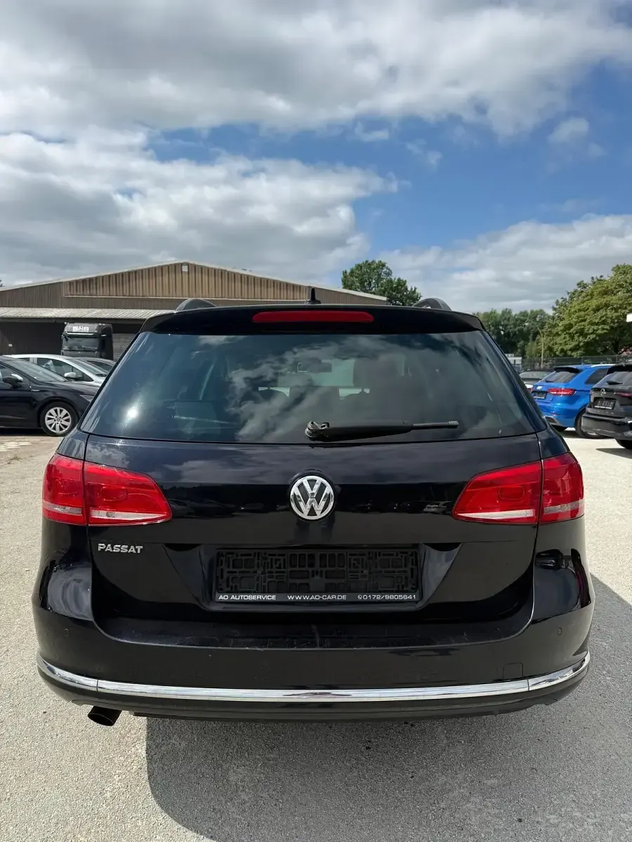 Gebraucht VW Passat 125 PS (91 kW) 2011 Schwarz Kombi