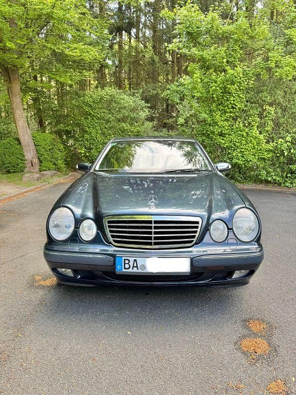 Gebraucht 2001 Mercedes E220 Elegance Limousine | 4.400 € (Guter Preis) - Bild 1/4