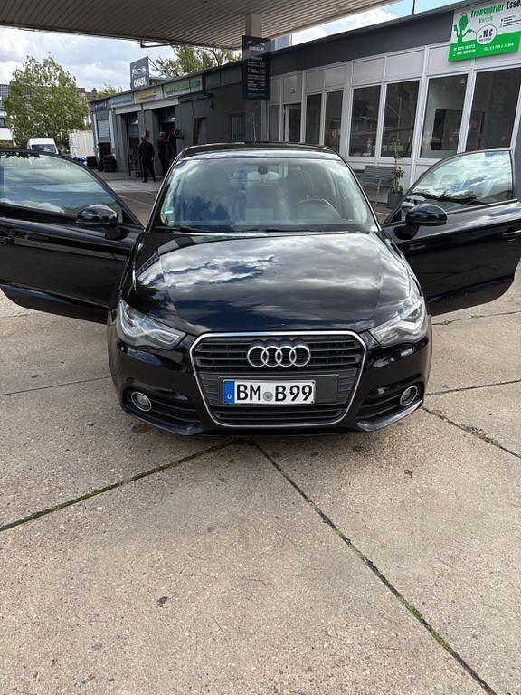 Schwarz Gebraucht 2011 Audi A1 Attraction Kleinwagen | 4.500 € (Etwas zu teuer) - Bild 1/4