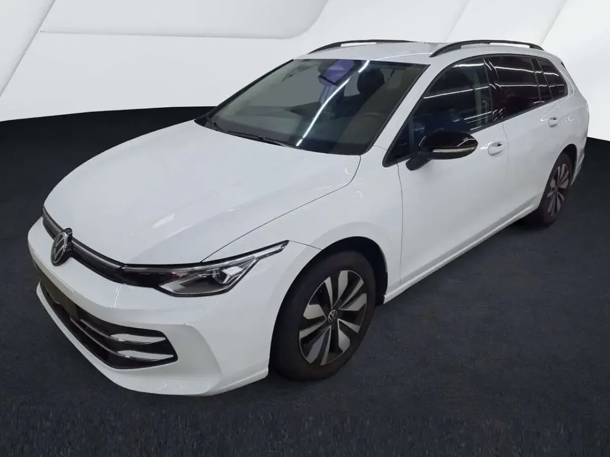 Gebraucht VW Golf VIII Goal 150 PS (110 kW) 2025 Weiß Kombi