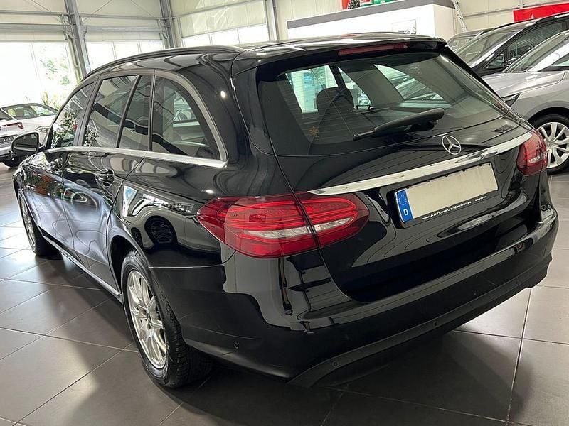 Gebraucht Mercedes C200 160 PS (117 kW) 2020 Schwarz Limousine