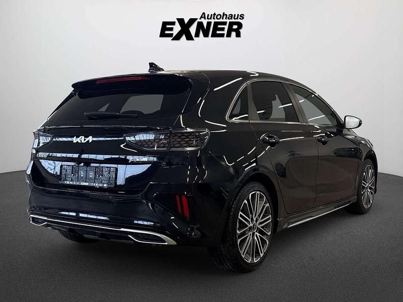 Gebraucht Kia Ceed GT-Line 140 PS (102 kW) 2025 Zilinaschwarz Kleinwagen