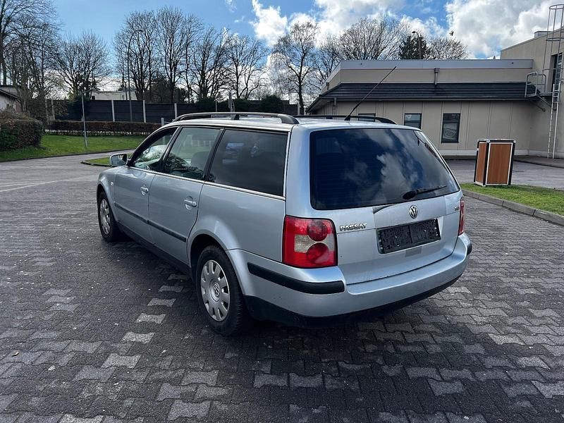 Gebraucht VW Passat 101 PS (74 kW) 2001 Silber Kombi