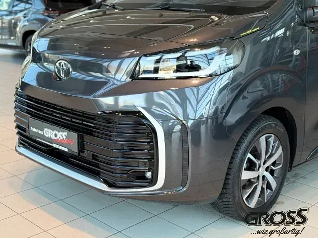 Gebraucht Toyota Proace Verso Team 177 PS (130 kW) 2024 Grau Kombi