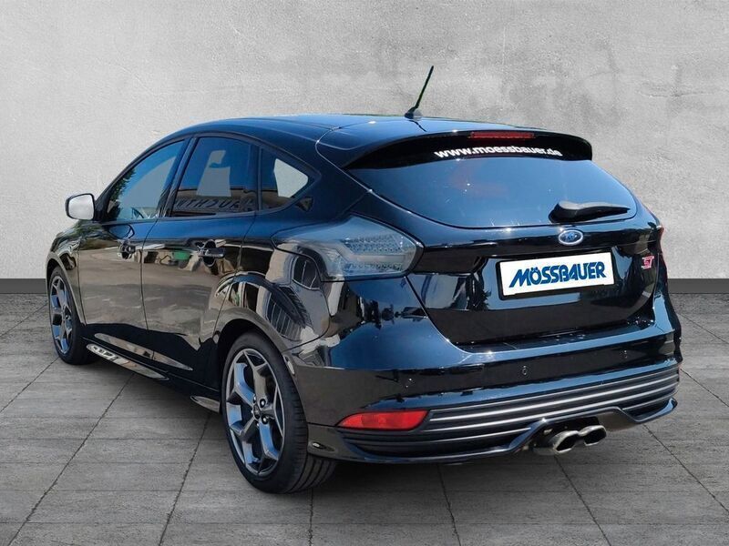 Gebraucht Ford Focus ST 250 PS (183 kW) 2018 Schwarz Limousine