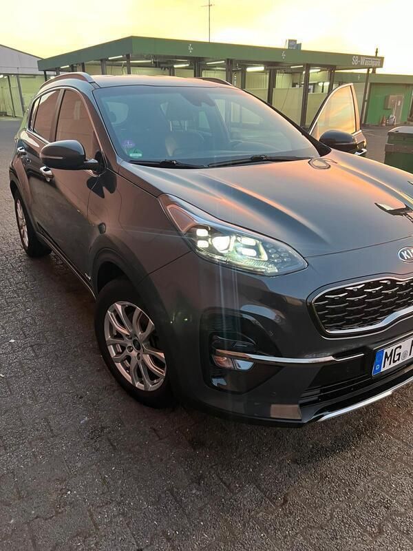 Grau Gebraucht 2021 Kia Sportage SUV | 22.900 € (Superpreis) - Bild 1/4