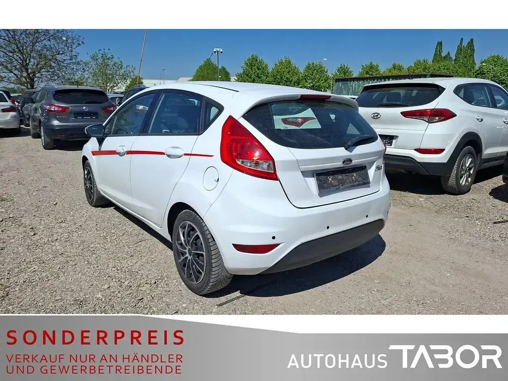 Używany Ford Fiesta 82 KM (60 kW) 2012 Biały Hatchback