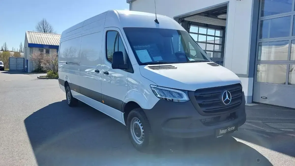 Gebraucht Mercedes Sprinter 190 PS (139 kW) 2026 Weiß Van