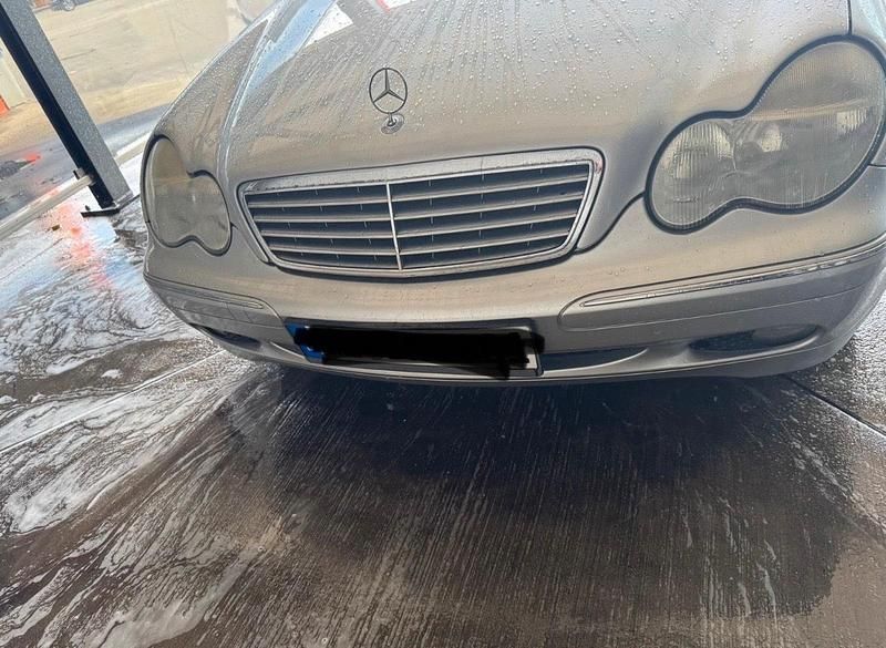 Gebraucht Mercedes 200 2002 Silber Kombi