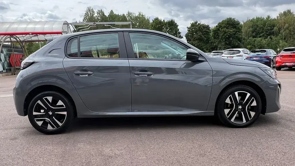 Gebraucht Peugeot 208 Active 101 PS (74 kW) 2024 Grau Kleinwagen