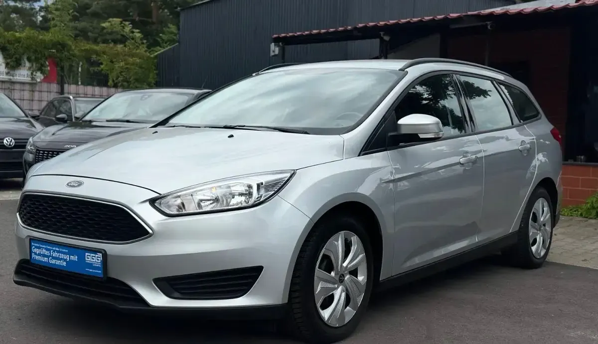 Gebraucht Ford Focus Trend 101 PS (74 kW) 2016 Silber Kombi