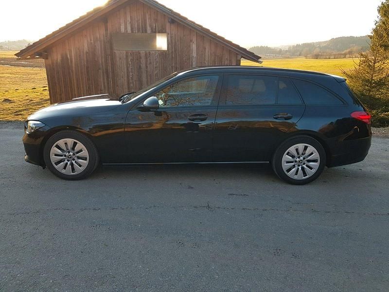 Gebraucht Mercedes C200 186 PS (136 kW) 2023 Schwarz Kombi