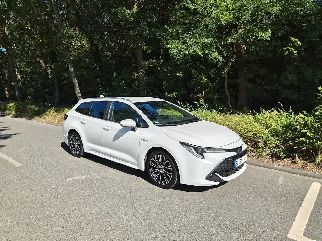 Gebraucht Toyota Corolla Team 184 PS (135 kW) 2021 Weiß Limousine