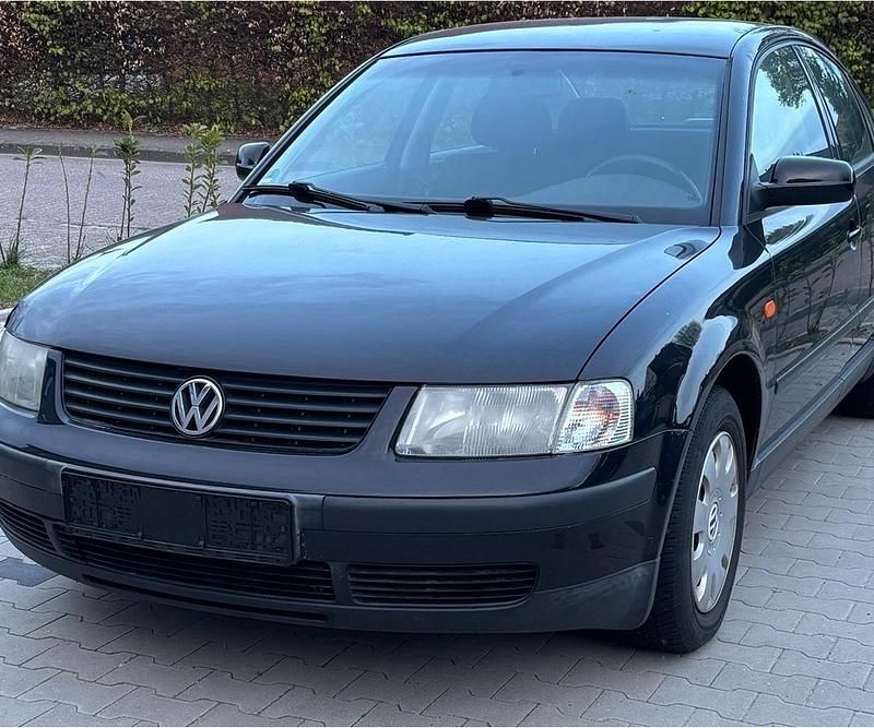 Gebraucht VW Passat 104 PS (76 kW) 1998 Schwarz Limousine